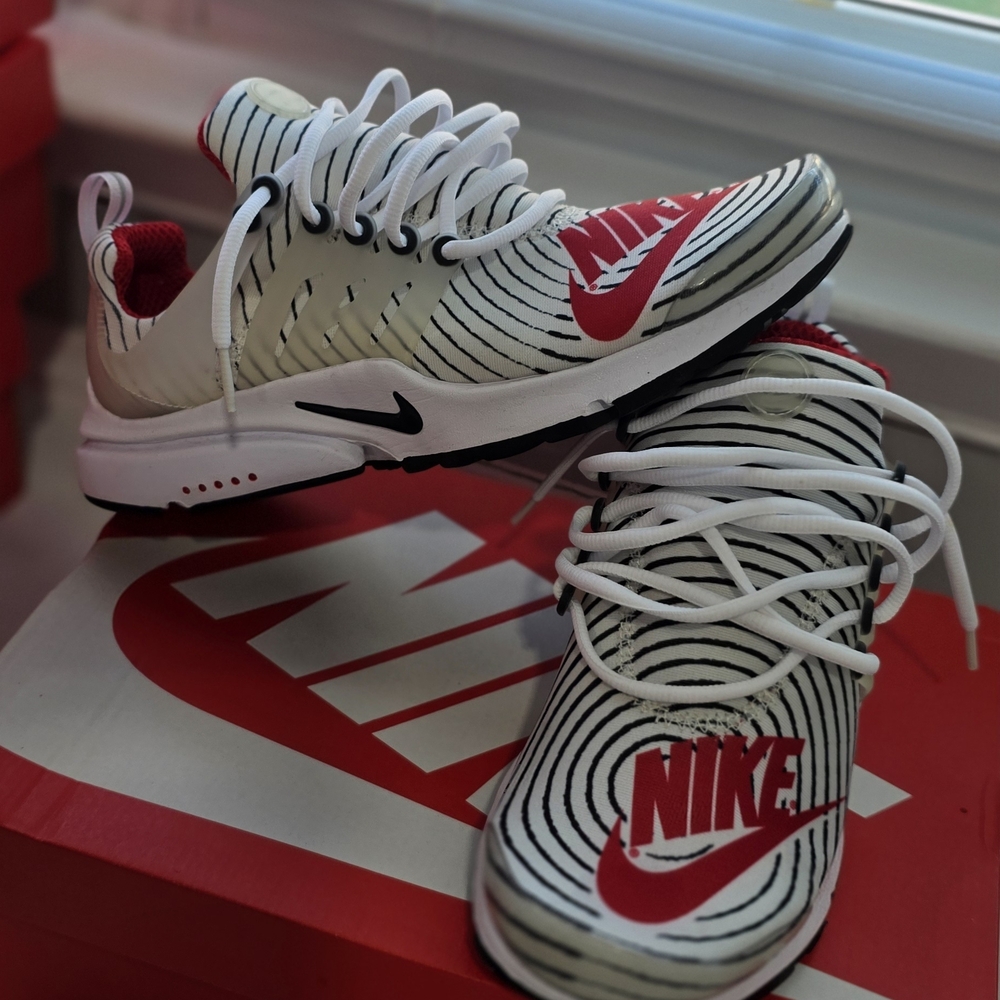 Nike Kids White, Black & Red Swirl Pattern Sneakers